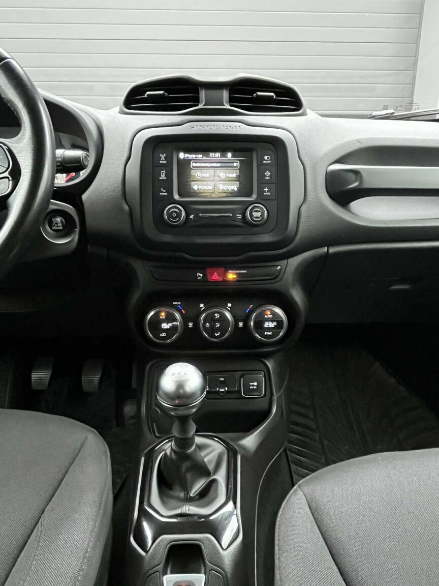 Jeep-Renegade-18