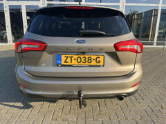 Ford-FOCUS Wagon-38