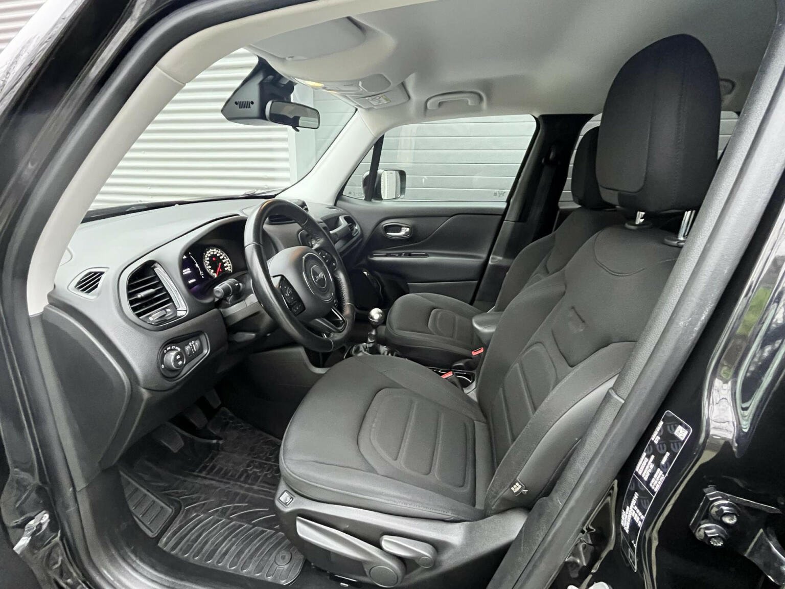 Jeep-Renegade-9