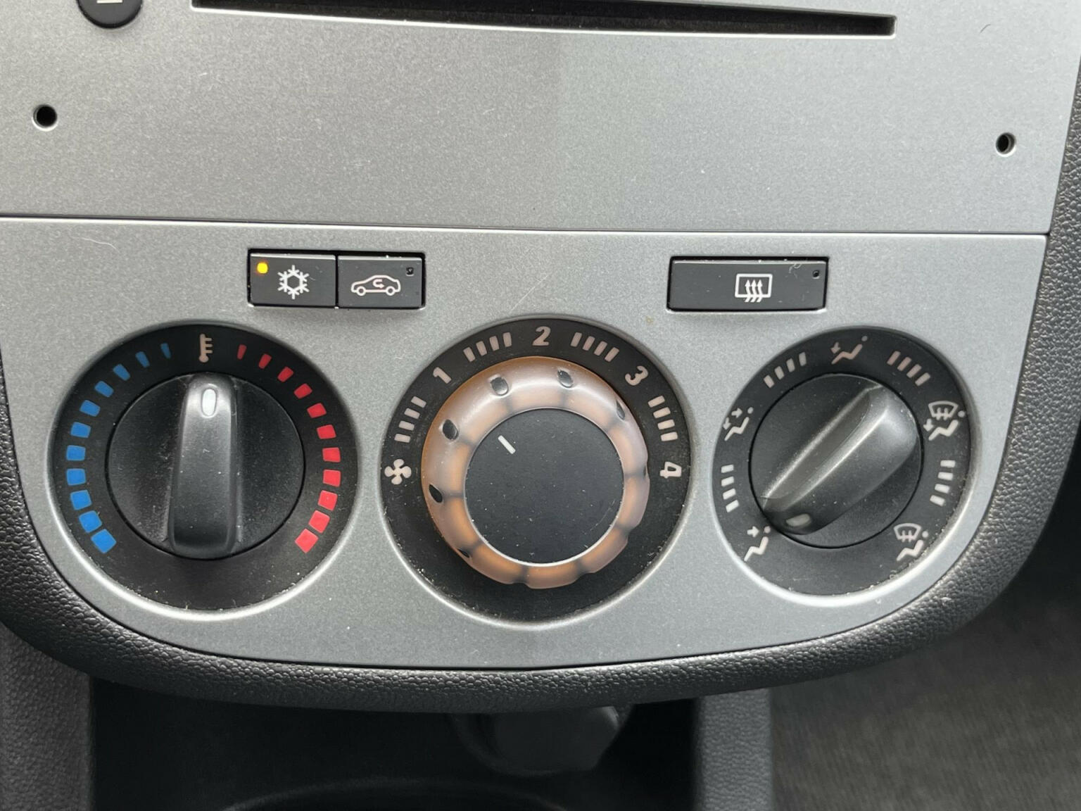 Opel-Corsa-13