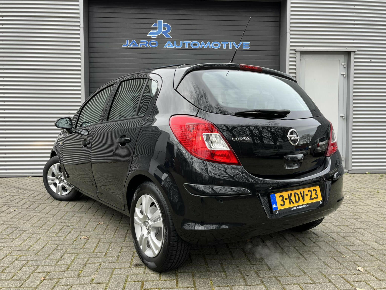 Opel-Corsa-2