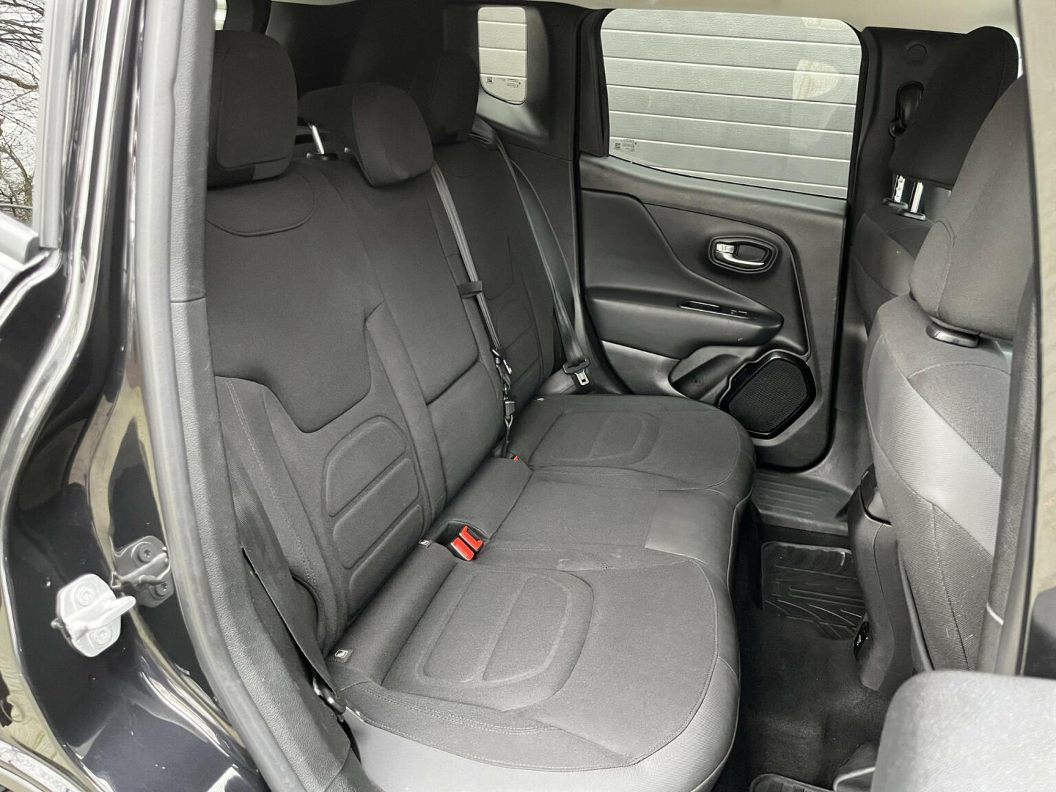 Jeep-Renegade-28